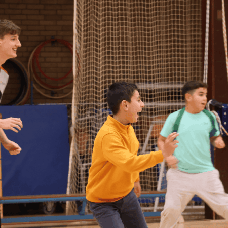 Kinderen leren in sport meer dan alleen bewegen
